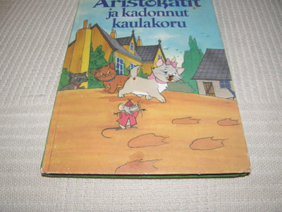 Disney Aristokatit ja kadonnut kaulakoru