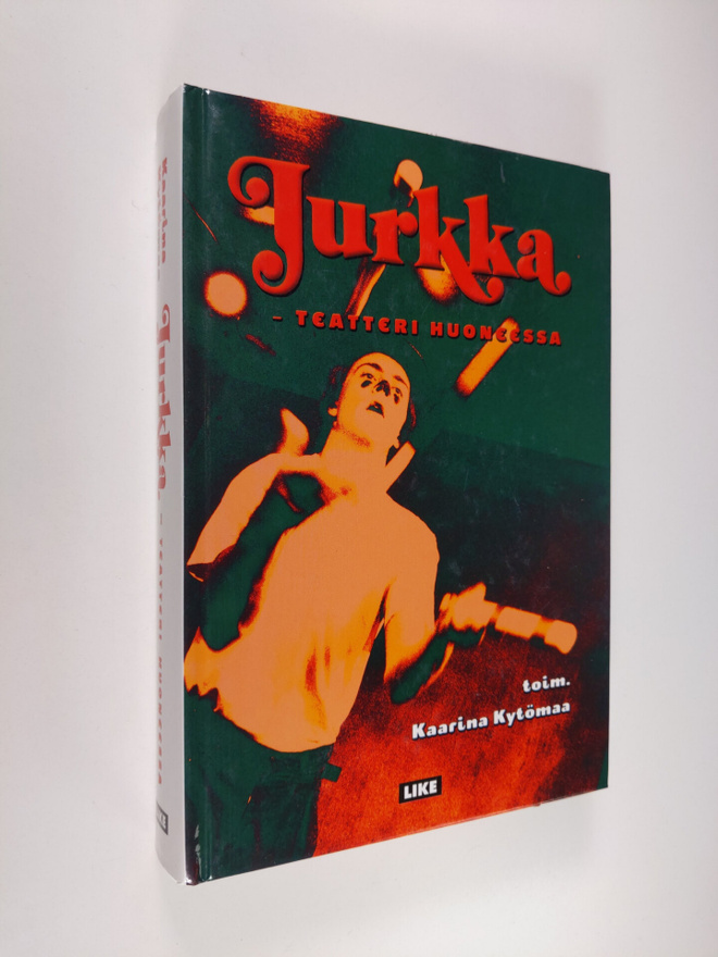 Kaarina Kytömaa : Jurkka : teatteri huoneessa
