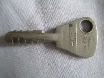 AVAIN KÄYTETTY  AVA MAde IN FINLAND 4.4 cm