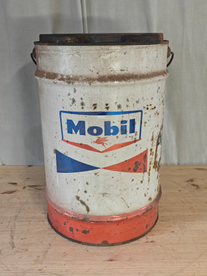 Öljypurkki Mobil