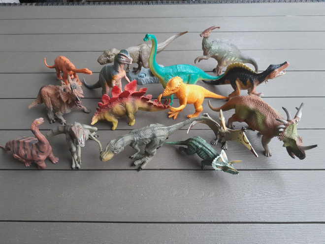 DINOSAURUS Kokoelma 15 kpl (sis.1 kpl Schleich)