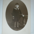 Pikkupoika merimiespuvussa, valokuvapk v. 1927 - pikkukuva 1
