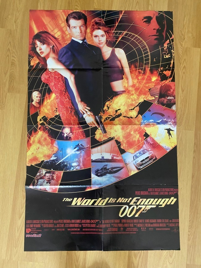 James Bond 007 The World Is Not Enough juliste