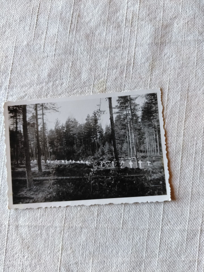 sotavalokuva sankarihautausmaa