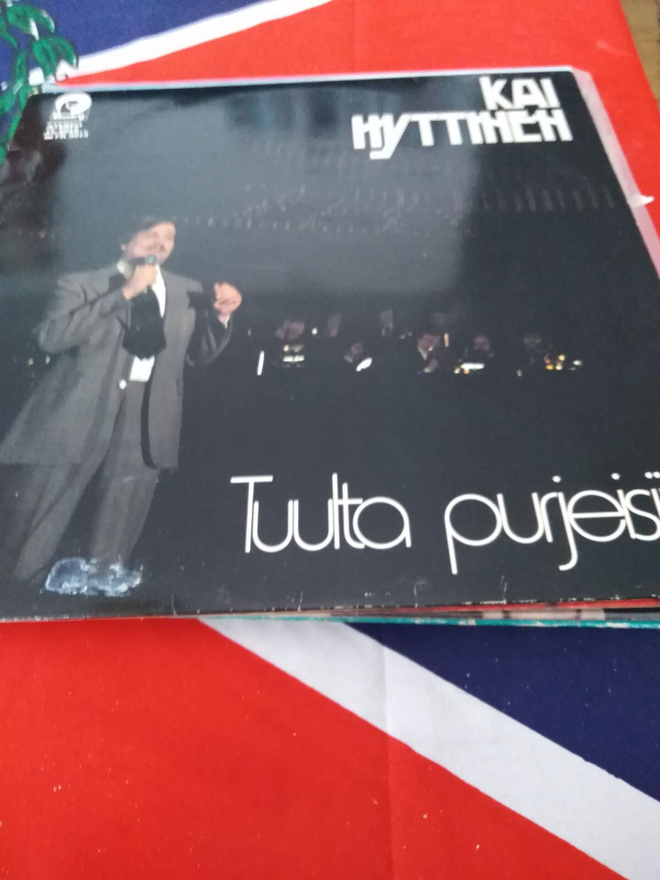 Kai Hyttinen  Tuulta Purjeisiin