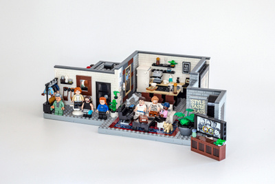 LEGO Icons 10291 - Queer Eye – The Fab 5 Loft