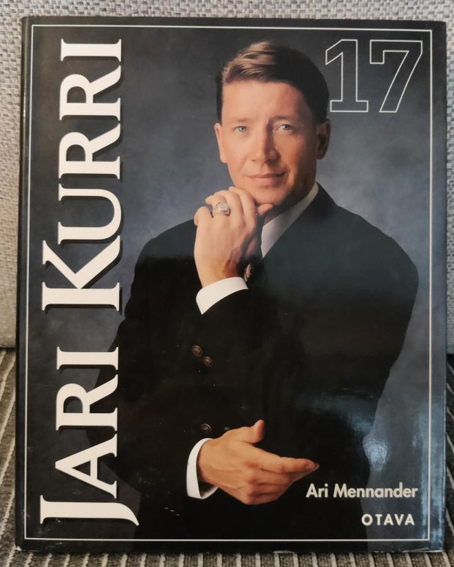 Jari Kurri 17 kirja Otava Ari Mennander