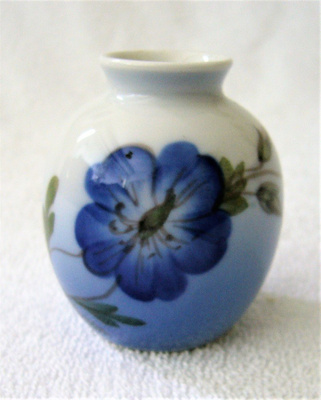 Vintage Royal Copenhagen minivaasi 2800/1259