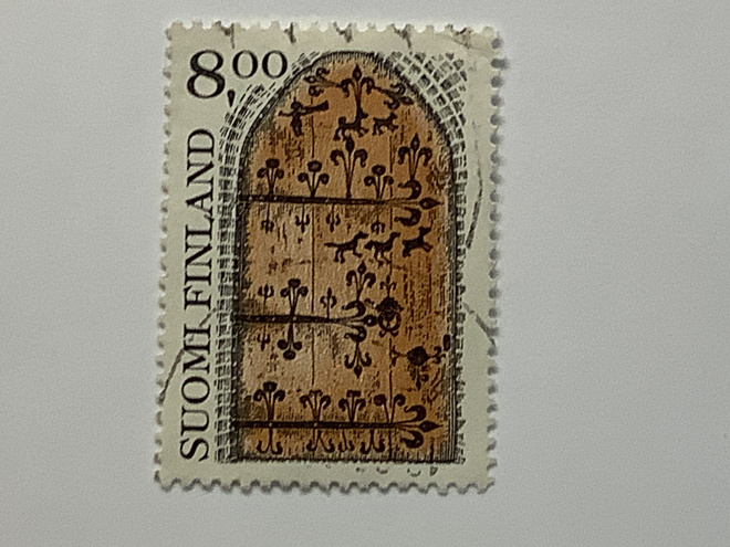 919 / 1983 Hollolan kirkko -asehuoneen ovi o leimattu
