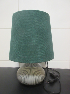 Pöytälamppu