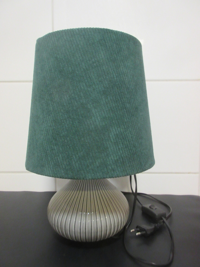 Pöytälamppu
