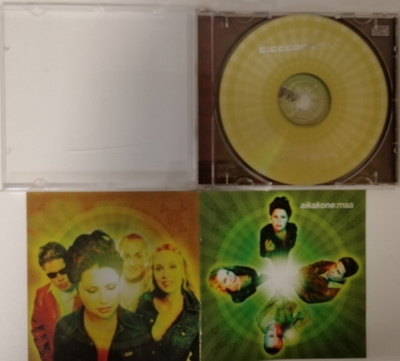 Aikakone: Maa CD