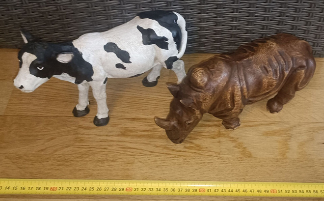 Sarvikuono & Lehmä Figuurit