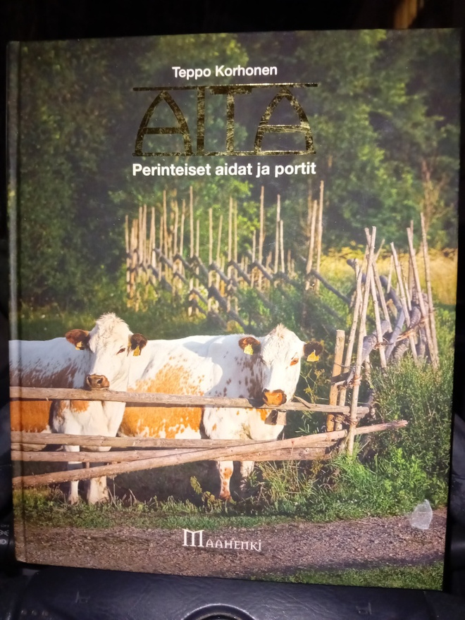 Korhonen  : AITA - Perinteiset aidat ja portit ( SIS POSTIKU