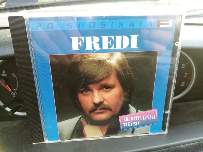 CD 20 SUOSIKKIA FREDI : KOLMATTA LINJAA TAKAISIN