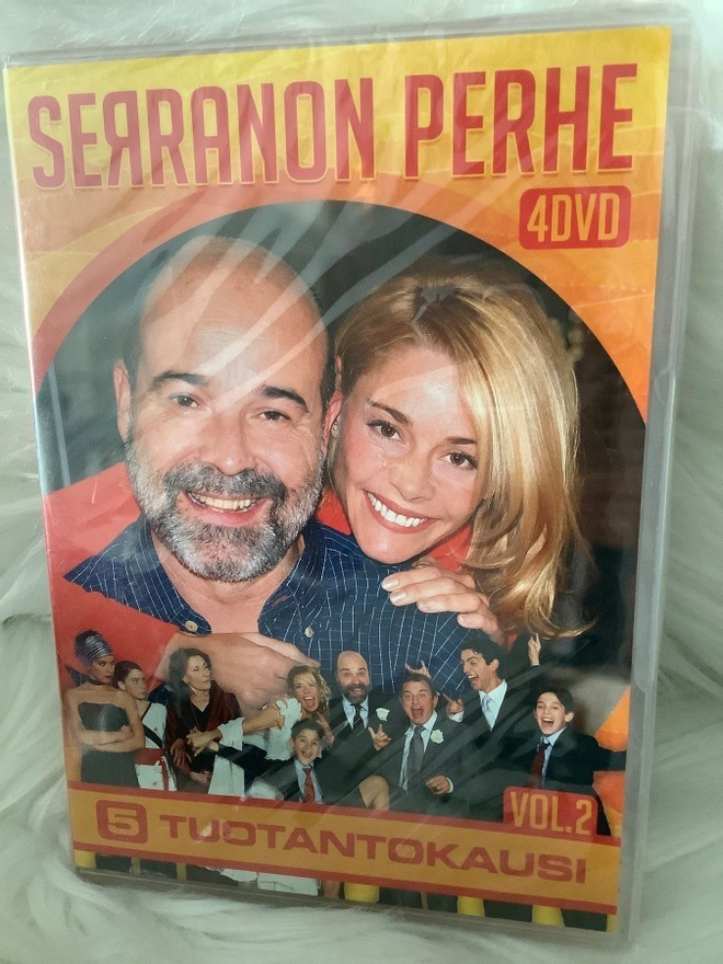 SERRANON PERHE (KAUSI 5 vol.2) UUSI MUOVEISSA