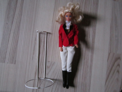 Barbie -nukke + vaatteet