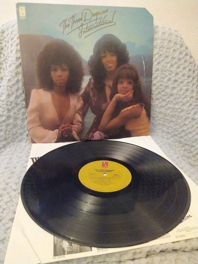 THE THREE DEGREES - INTERNATIONAL LP