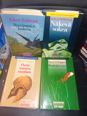 4 kpl Karisto Scifin parhaita sarjaa ( SIS POSTIKULU )