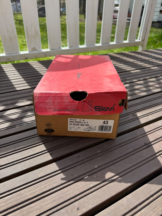 Uudet Sievi turvakengät. Koko 43