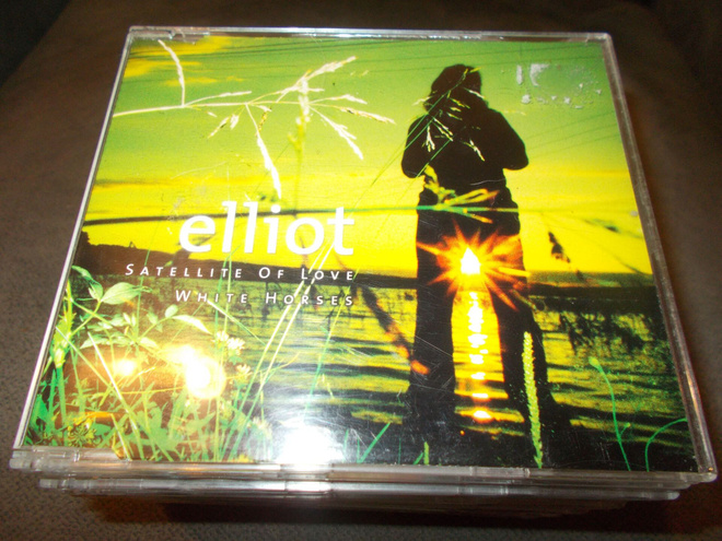 CDM ELLIOT ** SATELLITE OF LOVE **