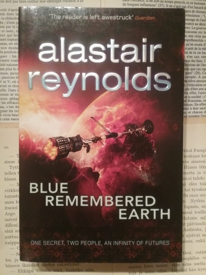 Alastair Reynolds - Blue Remembered Earth (softcover)