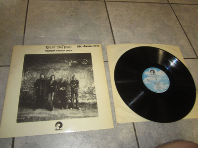 Kalle Fält Band: Tehtiinpä Lauluja Uusia : LP v 1977