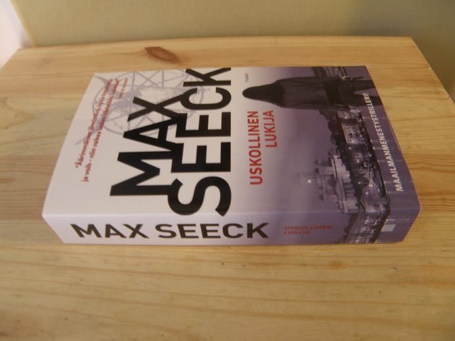 Max Seeck Uskollinen lukija (nidottu)
