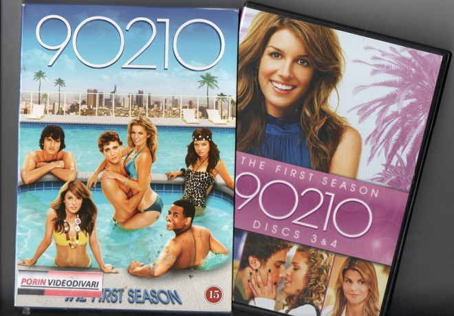 90210 KAUSI 1	(35 246)	-FI-	DVD	(6)		15h 52min, 2008