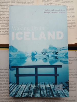 Waking up in Iceland (softcover)