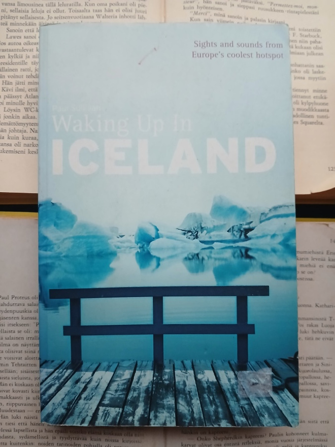 Waking up in Iceland (softcover)