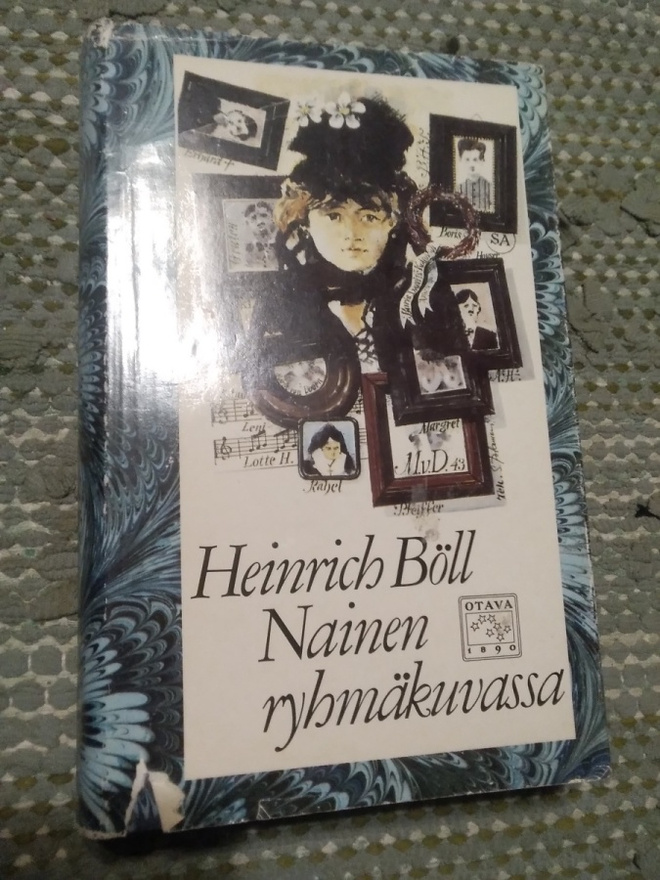 Heinrich Böll: Nainen ryhmäkuvassa