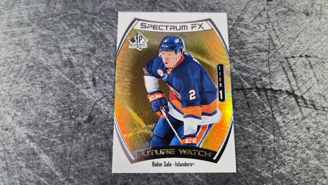 Robin Salo 2021-22 Future Watch Spectrum FX Gold /50