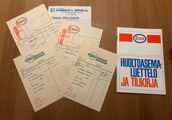 Huoltamo kuitteja & Esso Huoltoasemaluettelo ja tilikirja