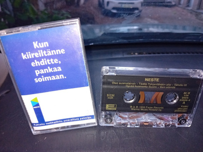 C-kasetti NESTE mainoskasetti ( SIS POSTIKULU )