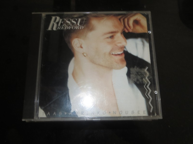 Ressu Redford– Taas Aurinko Nousee
