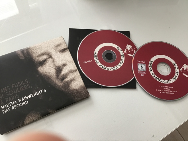 Martha Wainwright / Piaf record Sans fusils DVD / CD