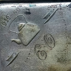 Sodanaikainen peltirasia, koko 65 × 51 mm. Vuosilta 1939–194 - pikkukuva 2