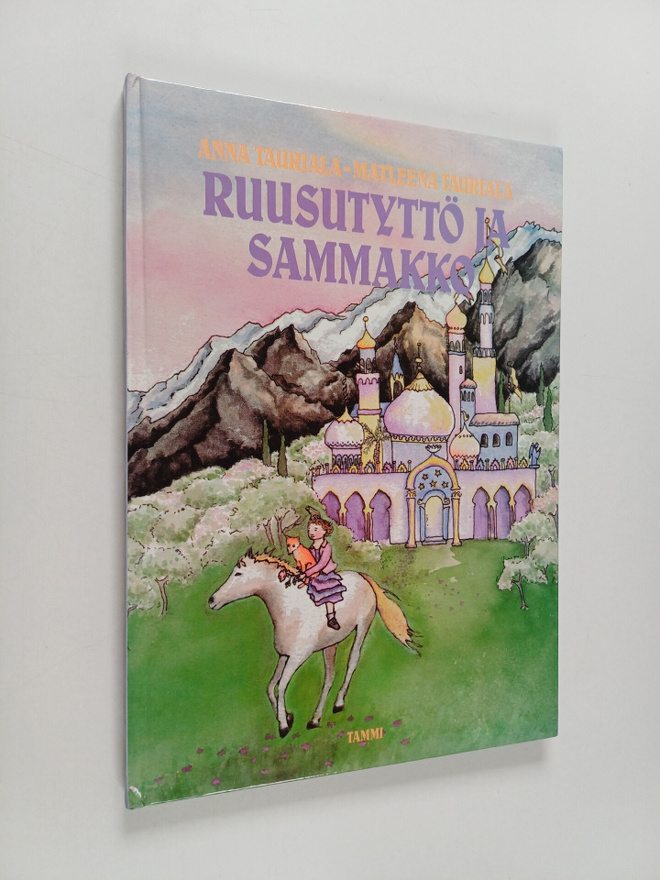 Anna Tauriala ym. : Ruusutyttö ja sammakko