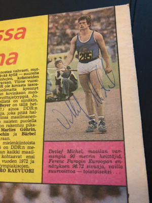 Detlef Michelin nimikirjoitus lehtikuvassa