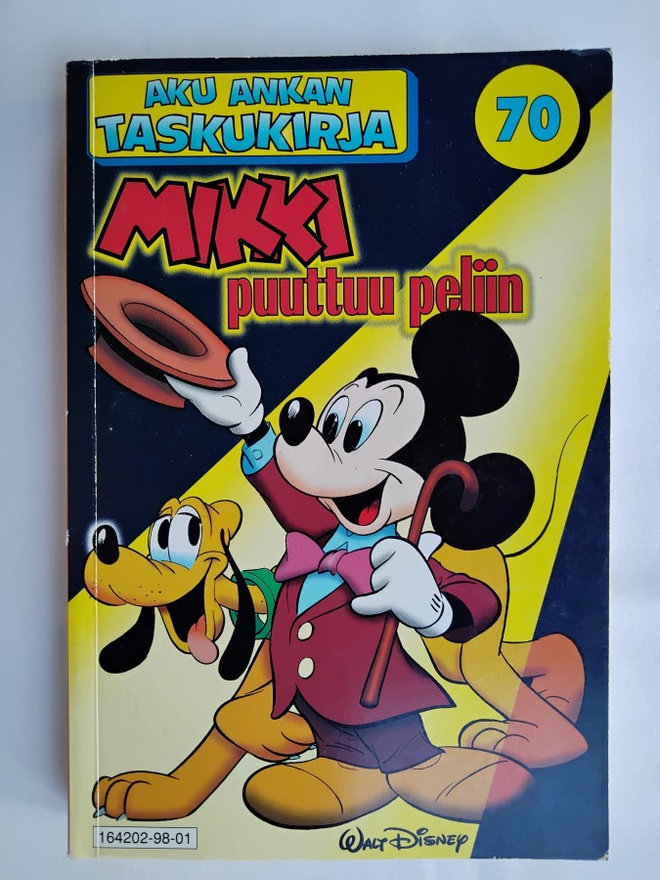Mikki puuttuu peliin - Aku Ankka taskukirja 70