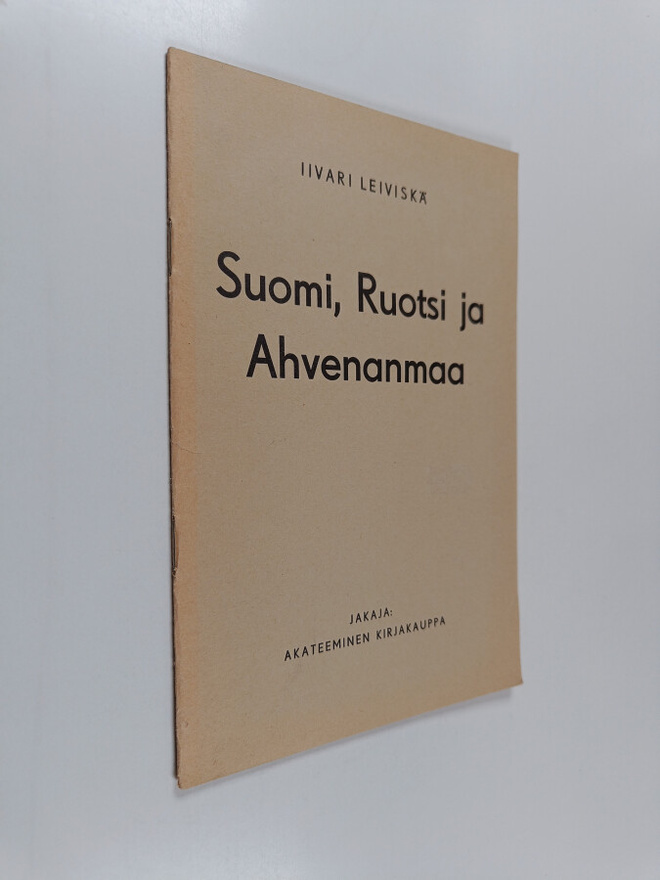 Iivari Leiviskä : Suomi, Ruotsi ja Ahvenanmaa