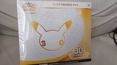 Pokémon TCG 30th Anniversary Celebration Elite Trainer Box