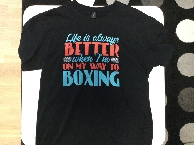 T-PAITA.   koko:L.        Nyrkkeily / Boxing.