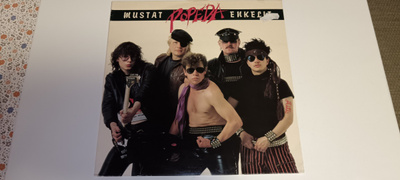 Popeda Mustat Enkelit