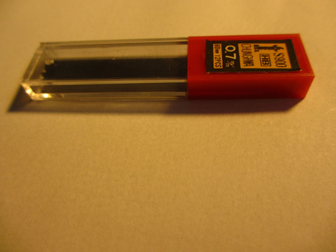 lyijytäytekynän irtolyijy tuubi 12kpl 60mm 0,7 hb
