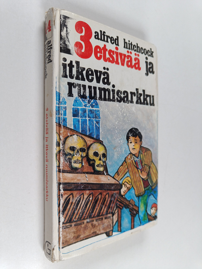 Megan Stine : 3 etsivää ja itkevä ruumisarkku