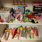 15 barbie nuket, 2 vauva, peilipöytä ja vaatteet - pikkukuva 1