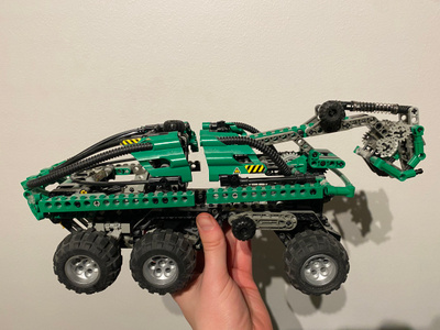 LEGO Technic 8446 Metsätraktori (Crane Truck) Vuosi: 1999