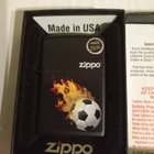 Zippo Flaming Soccer Uusi ja Aito - pikkukuva 1